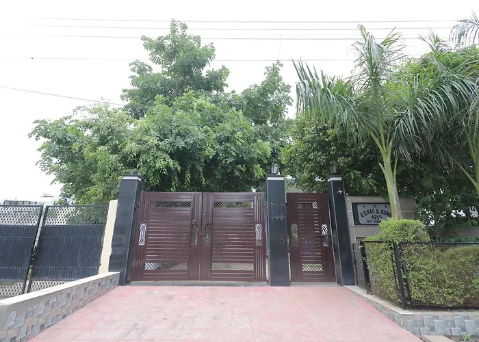 The Leela'S Paradise