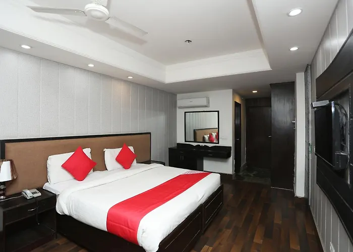 Super Hotel O The Avenue Residency